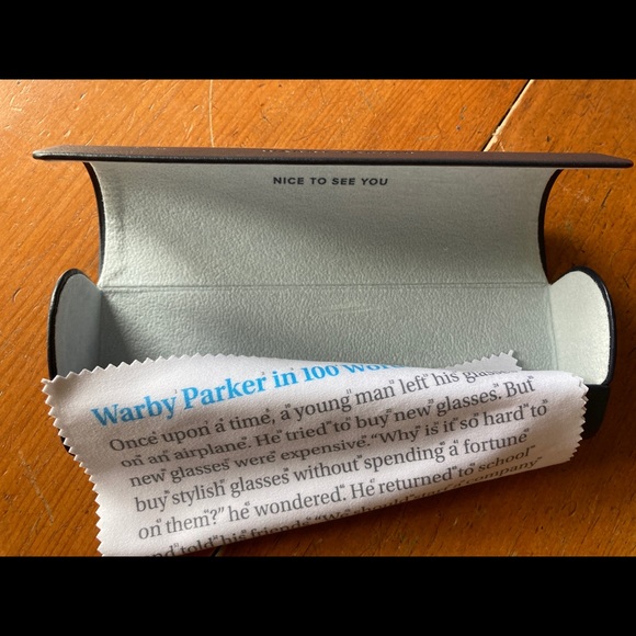 Warby Parker black glasses case with cloth - Picture 5 of 5